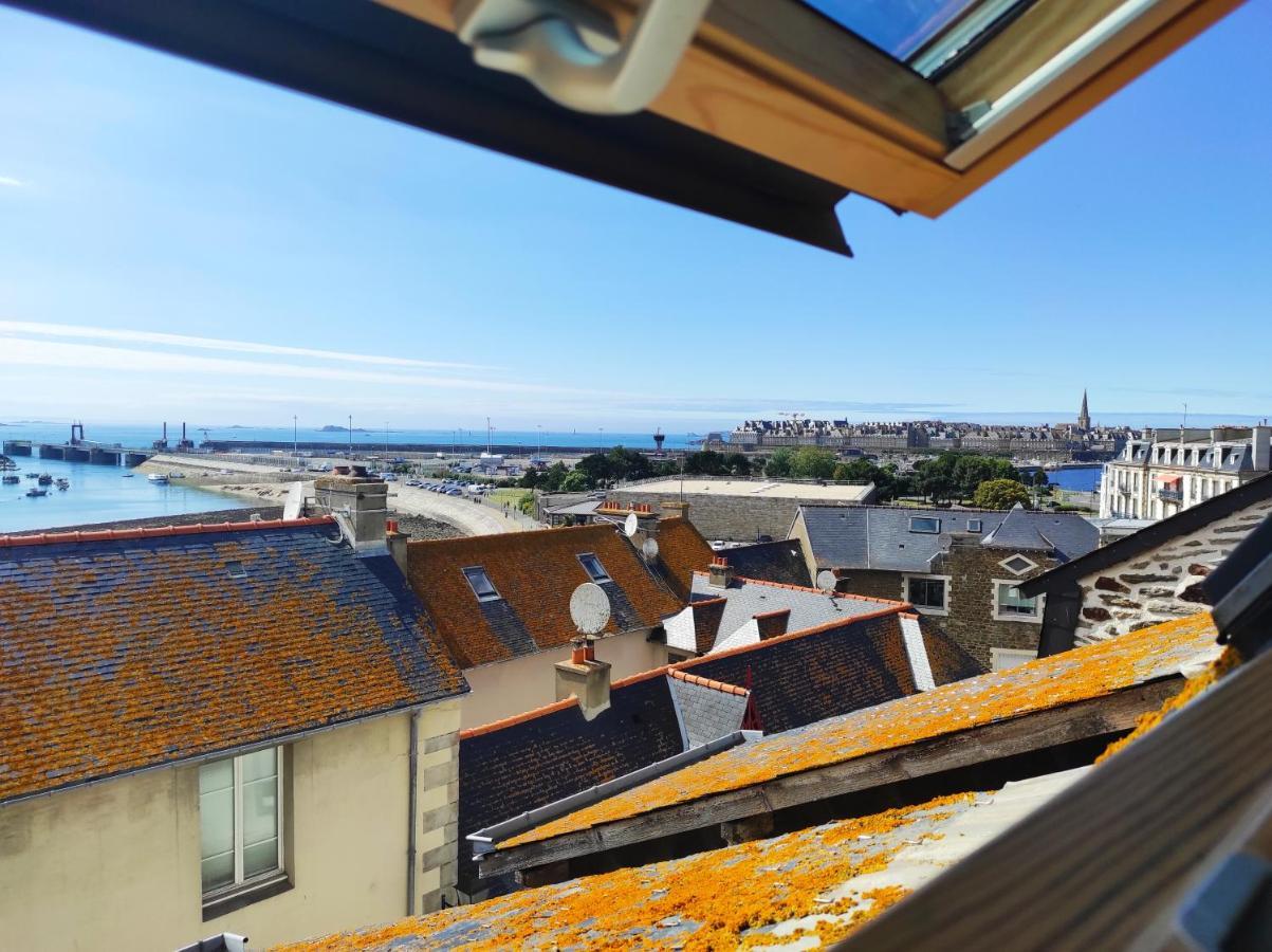 Appartement Saint Malo Vue Sur Mer Et Sur Intra Muros, Ferry, Plage Et Commerces A 50 M Exterior photo